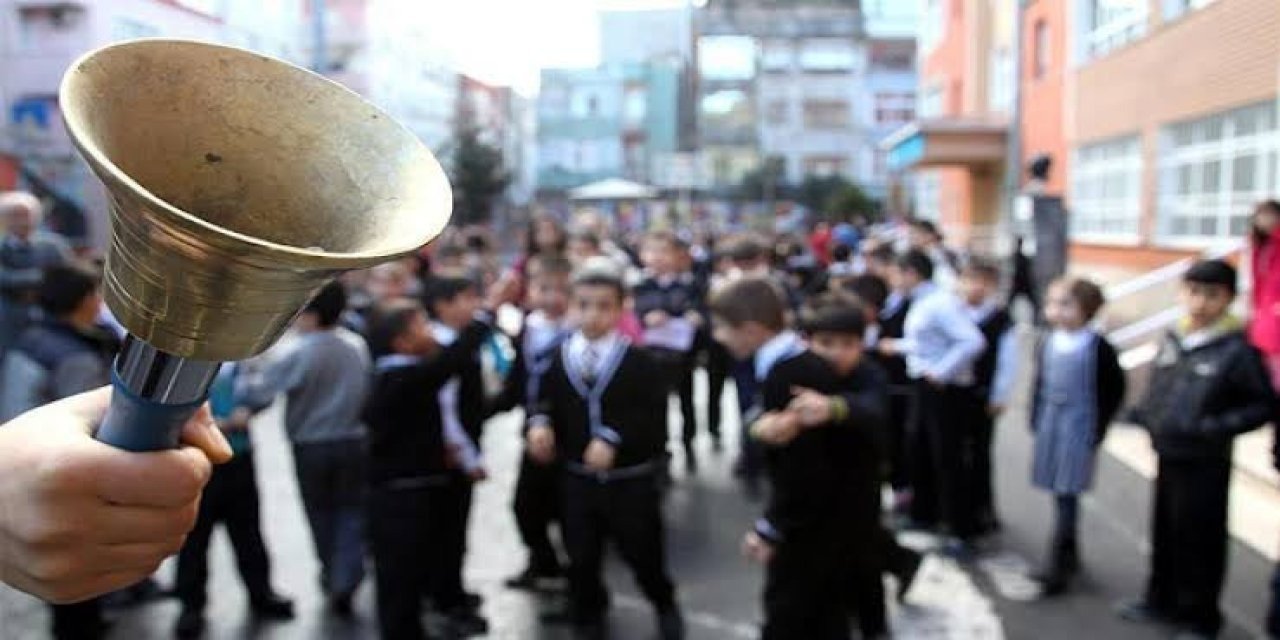 Valilikler Harekete Geçti: Okulların Başlama ve Bitiş Saatleri Değişiyor Mu? Yenilikler Yolda!