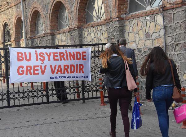 İzmir'de Toplu Ulaşımda Banliyö Sıkıntısı