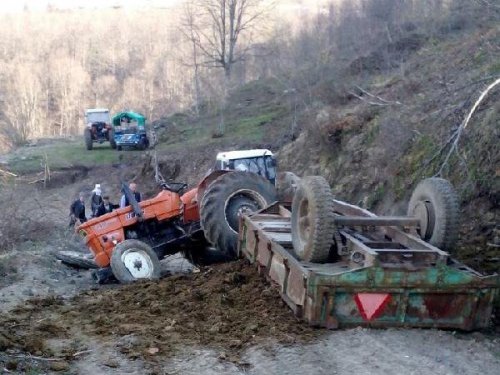 Devrilen Traktörün Altında Kalan Hanife Öldü