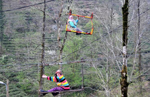 Yolu Olmayan Mahalle Ulaşımını Teleferikle Sağlıyor