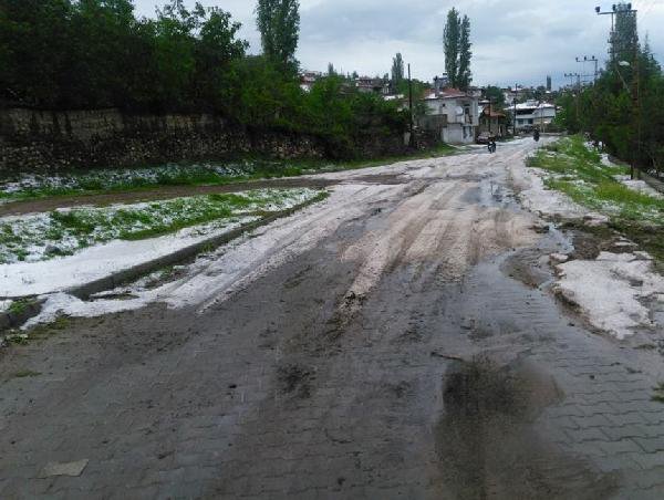 Amasya'da Dolu Yağışı Etkili Oldu