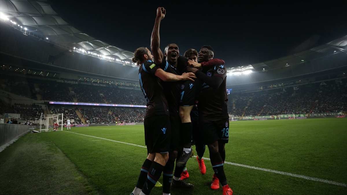 Bursa'da 3 Puanın Sahibi Trabzonspor