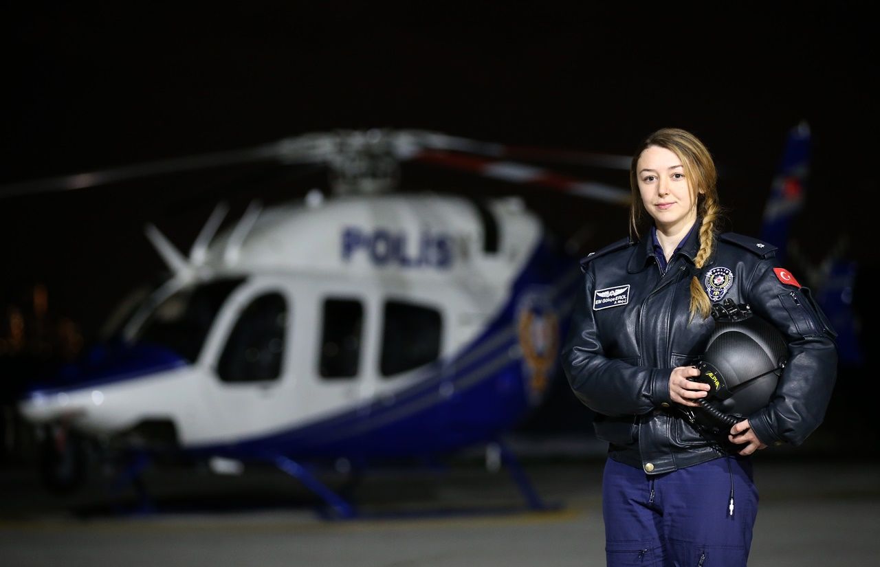 İşte emniyetin ilk kadın helikopter pilotu...