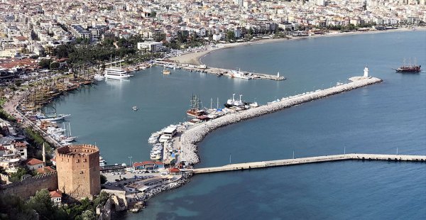 İngiliz Turistler, Antalya'yı Yeniden Keşfediyor