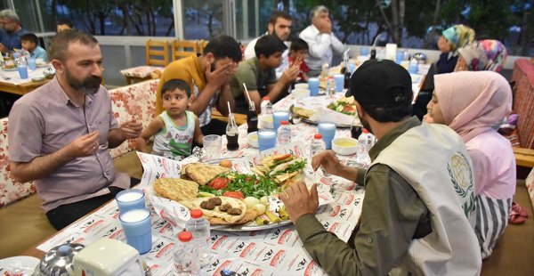 Dört Farklı Kültür Aynı Sofrada Buluştu