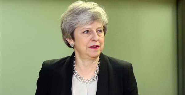 İngiltere'de Theresa May İstifa Baskısı Altında