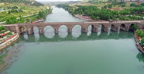 Dicle Nehri Son 30 Yılın En Berrak Görünümünde