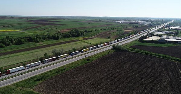 TIR Kuyruklarını Azaltacak Takip Sistemi Geliyor