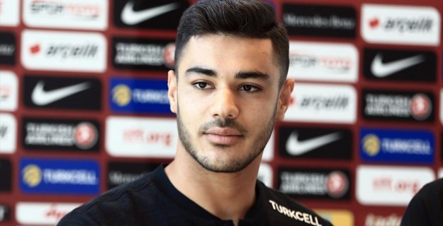 Ozan Kabak Milli Takım Aday Kadrosundan Çıkarıldı