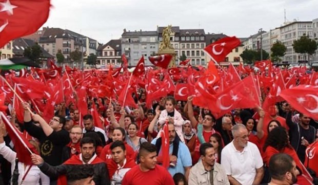 Hollanda'da Türkler'e karşı yasa hazırlığı