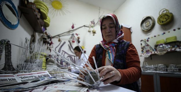 Belediyenin Yaşam Merkezi Kadınlara Ekmek Kapısı Oldu