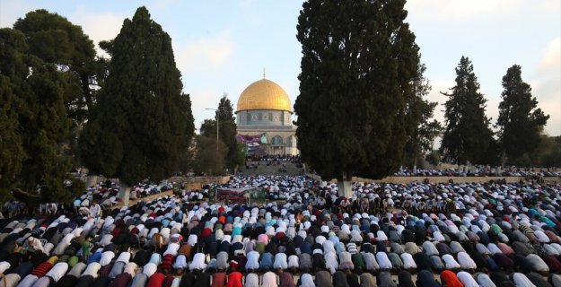 Fanatik Yahudilerin 'Tehdidi' Aksa'da Bayram Namazı Saatini Değiştirdi