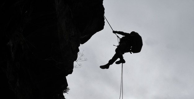 Mehmetçik İnlerine Girdiği Teröristler İle Göğüs Göğüse Çarpıştı