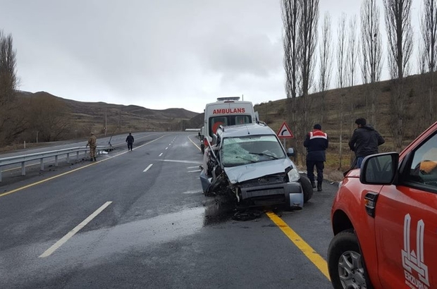 Oltu'da Trafik Kazası: 3 Yaralı