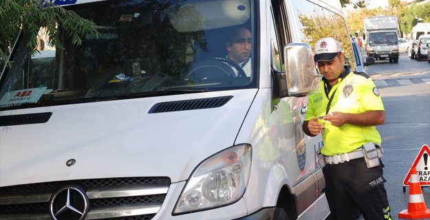 İstanbul Polisinden Okul Çevrelerinde Denetim