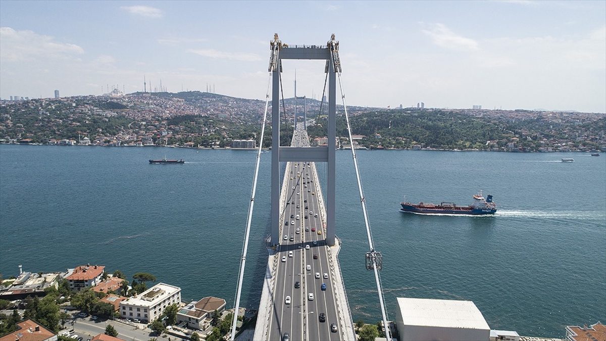 İstanbul'da bazı yollar trafiğe kapatıldı