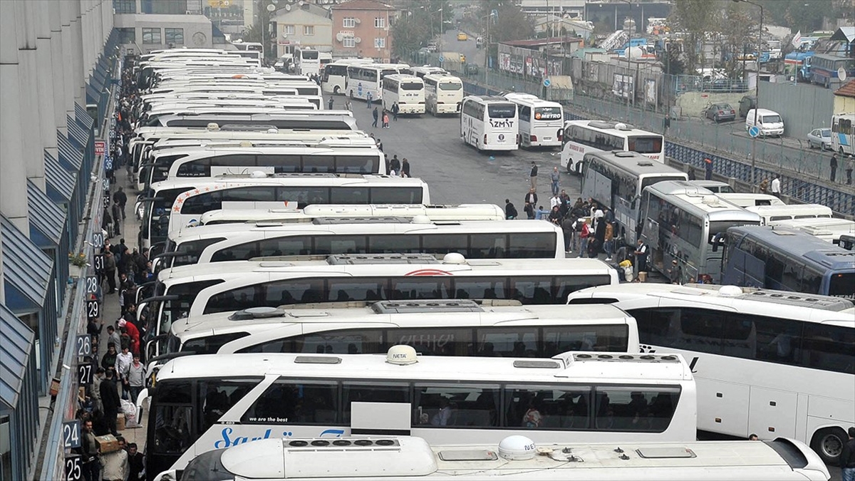 Turizm araçlarında yaş sınırı 12'ye yükseltildi