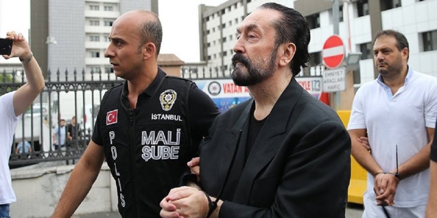 İşte Adnan Oktar'ın üyelerine gönderdiği mektuplar