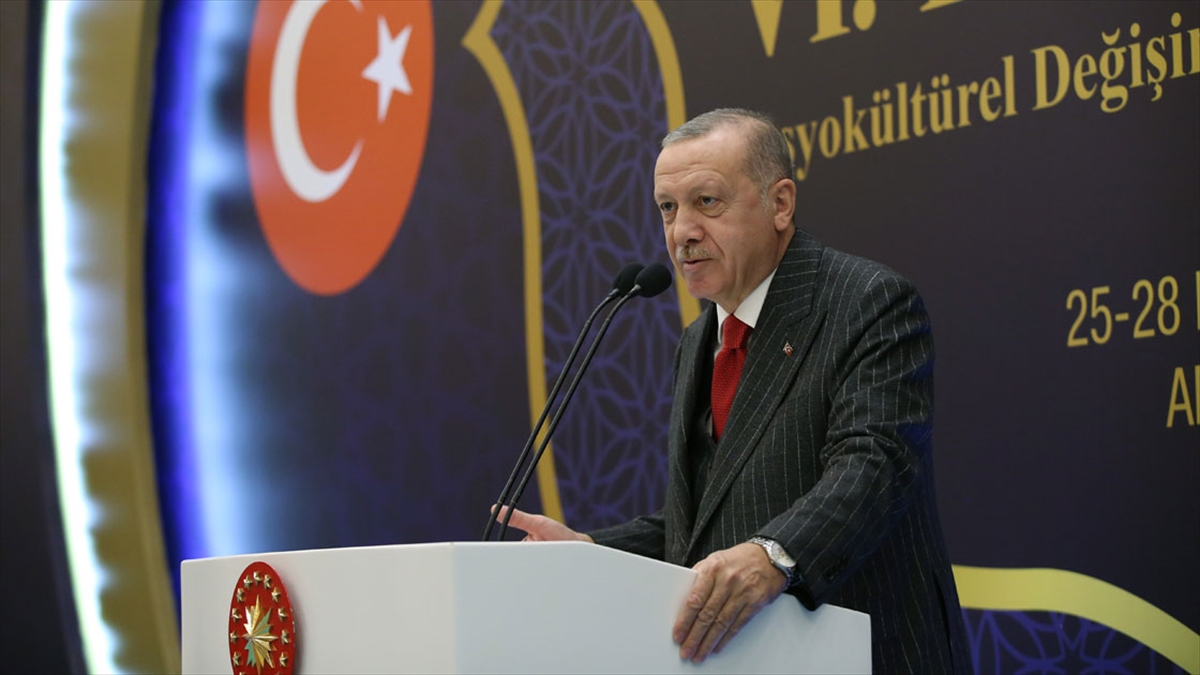 Cumhurbaşkanı Erdoğan: İslam bize göre değil, biz İslam'a göre hareket edeceğiz