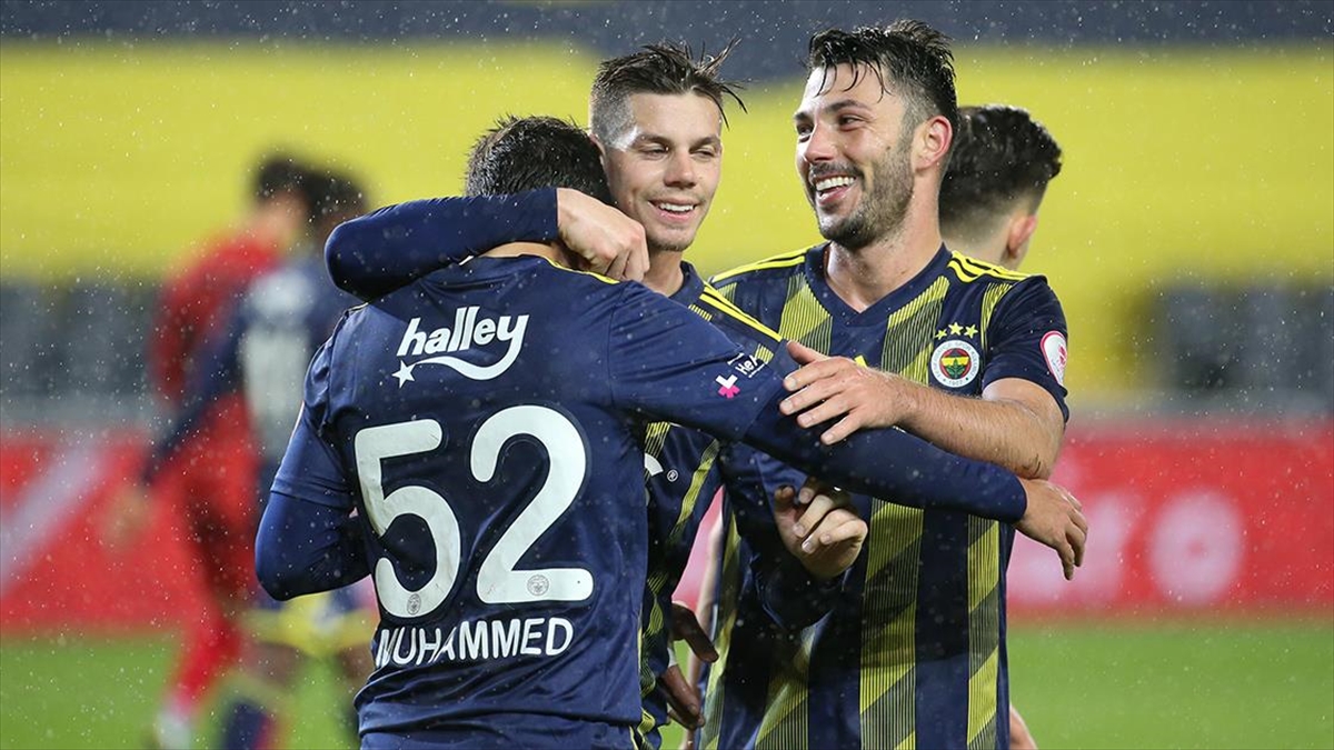 Fenerbahçe İstanbulspor'u 4 golle geçti