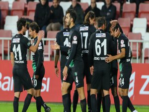 Yukatel Denizlispor kupada avantajı kaptı