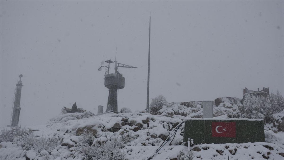 Sınır birliklerine paratoner sistemi kuruldu