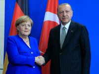 Erdoğan ile Merkel Libya'daki gelişmeleri görüştü