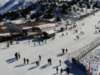 Erzincan Ergan Dağı Kayak Merkezi'nde hafta sonu yoğunluğu