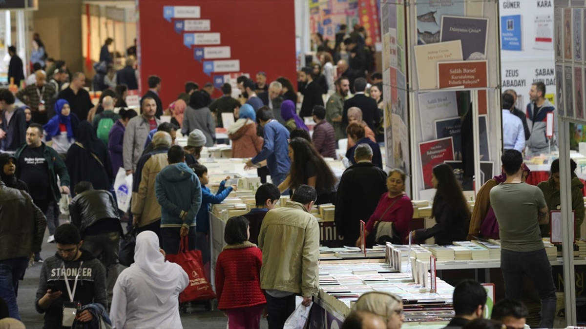 CNR Kitap Fuarı kapılarını ziyaretçilere açıyor