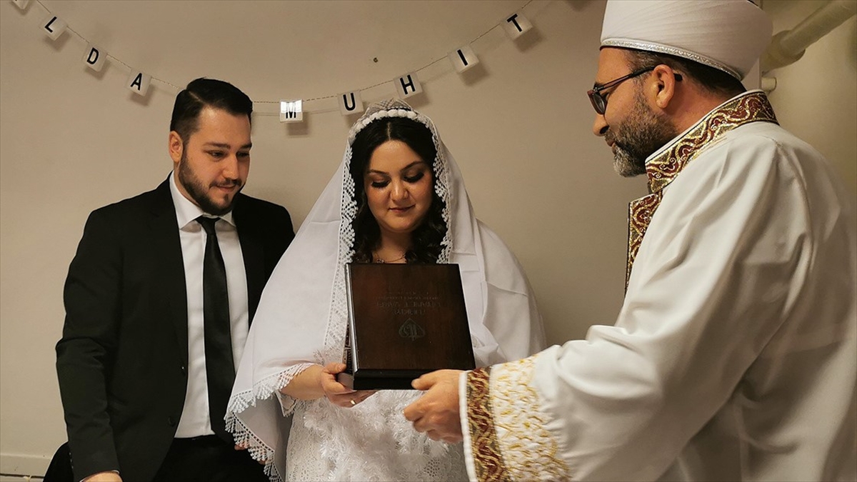 Danimarka’da Türk imamlar resmi nikah kıymaya başladı